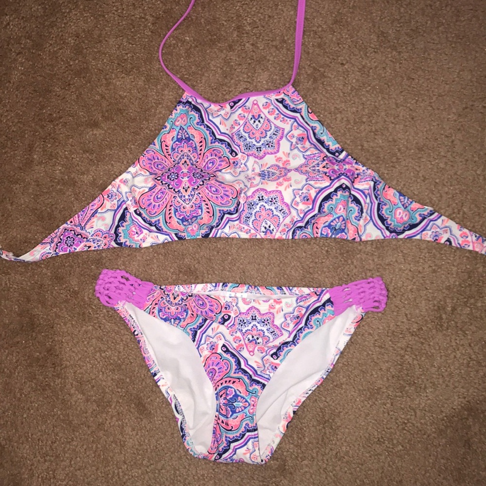 Purple patterned bikini